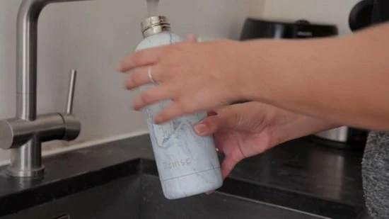 Korting ???? TIGR The Original - Drinkfles - Thermosfles - RVS - 500ml - Bruin Hout - Met Afwasborstel ???? 2 Korting ???? TIGR The Original - Drinkfles - Thermosfles - RVS - 500ml - Bruin Hout - Met Afwasborstel ???? - Afbeelding 2