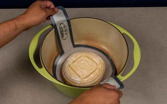 Gloednieuw ???? EZBake Bakmat - Siliconen Bakmat - Dutch Oven - Zuurdesem - Bread Sling - Non-stick - Herbruikbaar - Hittebestendig Tot 245 C - 21 Cm ✔️ 5 Gloednieuw ???? EZBake Bakmat - Siliconen Bakmat - Dutch Oven - Zuurdesem - Bread Sling - Non-stick - Herbruikbaar - Hittebestendig Tot 245 C - 21 Cm ✔️ - Afbeelding 5