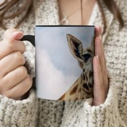 Korting ???? OneMillionMugs Magische Mok - Foto Op Warmte Mokken - Koffiemok - Giraffe - Grappig - Tong - Kinderen - Jongens - Meisjes - Kind - Magic Mok - Beker - 350 ML - Theemok - Sinterklaas Decoratie - Uitdeelcadeautjes Voor Kinderen - Schoencadeautjes Sinterklaas ???? -Tefal Shop 550x366 69