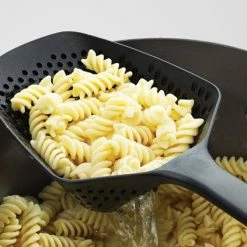 Beste deal ???? Joseph Joseph Scoop Plus Vergietlepel - Schuimspaan - Frituurschep ⭐ 13 Beste deal ???? Joseph Joseph Scoop Plus Vergietlepel - Schuimspaan - Frituurschep ⭐ -Tefal Shop 550x423 1