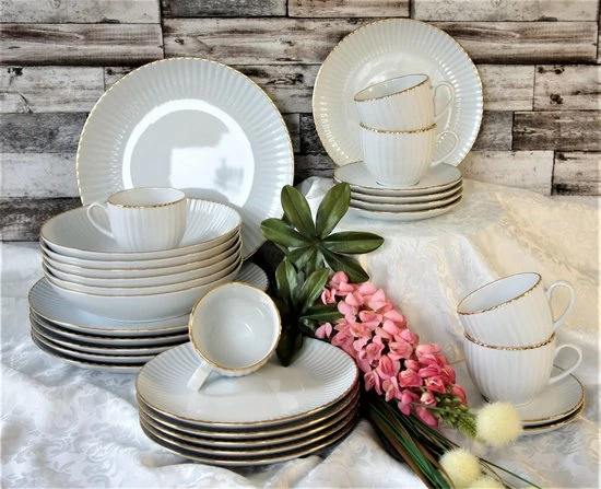 Gloednieuw ???? LUBIANA DAISY GOLD - Wit Porselein Handmatig Gedecoreerd Met Gouden Streep Koffie En Dinerservies 30-delig Voor 6 Personen ⭐ 7 Gloednieuw ???? LUBIANA DAISY GOLD - Wit Porselein Handmatig Gedecoreerd Met Gouden Streep Koffie En Dinerservies 30-delig Voor 6 Personen ⭐ - Afbeelding 7