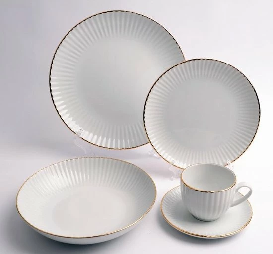 Gloednieuw ???? LUBIANA DAISY GOLD - Wit Porselein Handmatig Gedecoreerd Met Gouden Streep Koffie En Dinerservies 30-delig Voor 6 Personen ⭐ 9 Gloednieuw ???? LUBIANA DAISY GOLD - Wit Porselein Handmatig Gedecoreerd Met Gouden Streep Koffie En Dinerservies 30-delig Voor 6 Personen ⭐ - Afbeelding 9