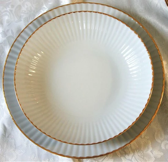 Gloednieuw ???? LUBIANA DAISY GOLD - Wit Porselein Handmatig Gedecoreerd Met Gouden Streep Koffie En Dinerservies 30-delig Voor 6 Personen ⭐ 6 Gloednieuw ???? LUBIANA DAISY GOLD - Wit Porselein Handmatig Gedecoreerd Met Gouden Streep Koffie En Dinerservies 30-delig Voor 6 Personen ⭐ - Afbeelding 6