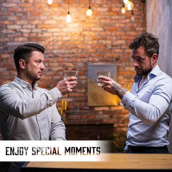 Beste deal ???? Whisiskey Luxe Whiskey Set - Incl. 2 Whiskey Glazen, 8 Whiskey Stones, 2 Onderzetters, Fluwelen Opbergzak, Opbergbox - Whisky Geschenkdoos - Glas - Herbruikbare IJsblokjes - Cadeau Voor Man & Vrouw ???? 6 Beste deal ???? Whisiskey Luxe Whiskey Set - Incl. 2 Whiskey Glazen, 8 Whiskey Stones, 2 Onderzetters, Fluwelen Opbergzak, Opbergbox - Whisky Geschenkdoos - Glas - Herbruikbare IJsblokjes - Cadeau Voor Man & Vrouw ???? - Afbeelding 6