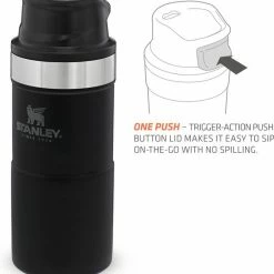 Korting ???? Stanley PMI Stanley Trigger-Action Travel Mug 0.47L - Thermosfles - Matt Black ???? 31 Korting ???? Stanley PMI Stanley Trigger-Action Travel Mug 0.47L - Thermosfles - Matt Black ???? -Tefal Shop 550x596 2
