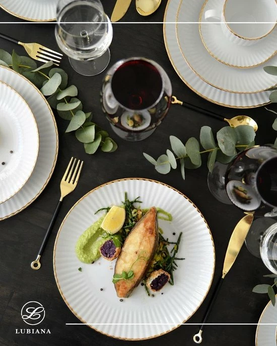 Gloednieuw ???? LUBIANA DAISY GOLD - Wit Porselein Handmatig Gedecoreerd Met Gouden Streep Koffie En Dinerservies 30-delig Voor 6 Personen ⭐ 1 Gloednieuw ???? LUBIANA DAISY GOLD - Wit Porselein Handmatig Gedecoreerd Met Gouden Streep Koffie En Dinerservies 30-delig Voor 6 Personen ⭐